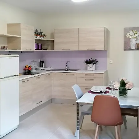 Apartamento Bright, Deluxe, Semi Basement