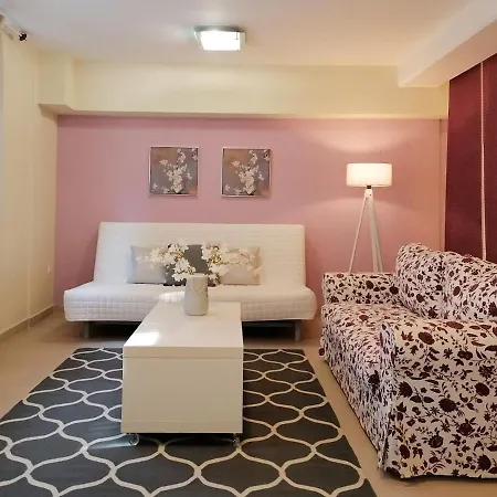 Apartamento Bright, Deluxe, Semi Basement *